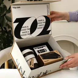 Cork Gift Box with Tumbler and Wireless Charger thumbnail 7