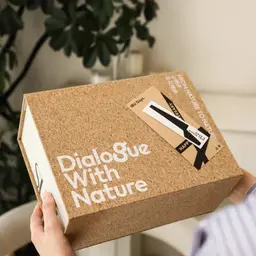 Cork Gift Box with Tumbler and Wireless Charger thumbnail 3