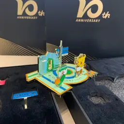 Exclusive Business Milestone Enamel Pin Keepsake Box thumbnail 3