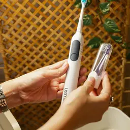Elite Travel Personal Care Kit Electric Toothbrush Branding Corporate Gift thumbnail 3