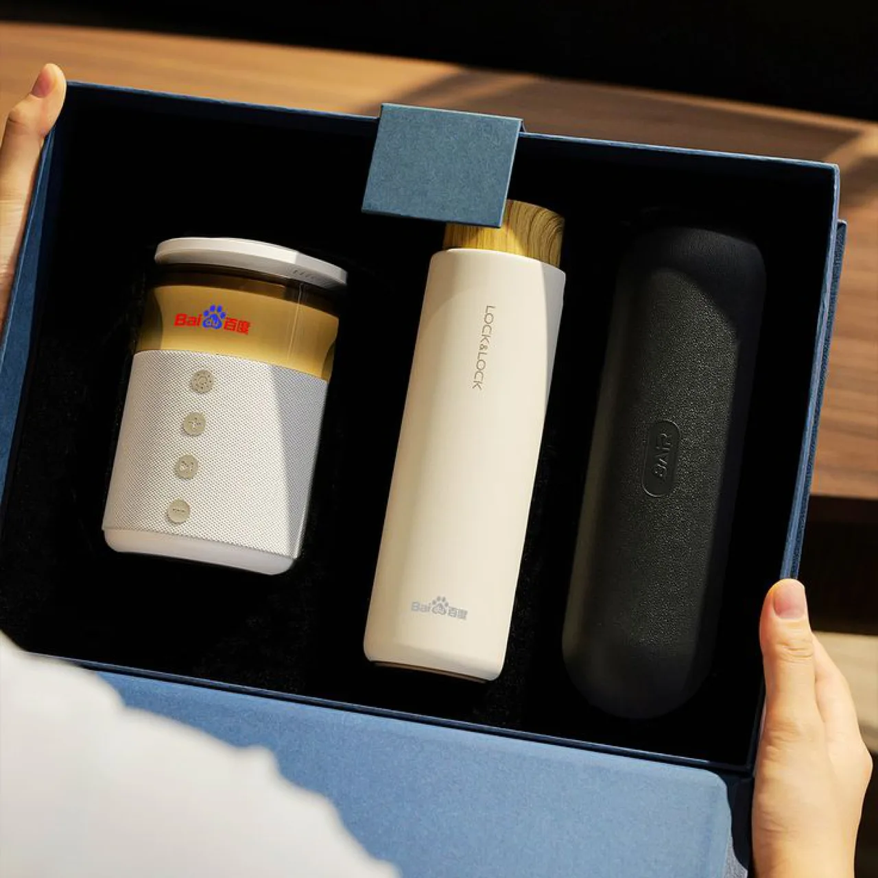 Minimalist All In One Speaker Bottle And Toothbrush Branding Corporate Gift