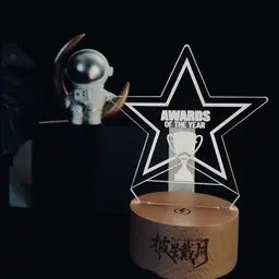 Star Night Light & Astronaut Figurine Gift Set thumbnail 4