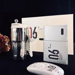 The Connected Professional Gift Set: Premium Tech & Connectivity Box thumbnail 4