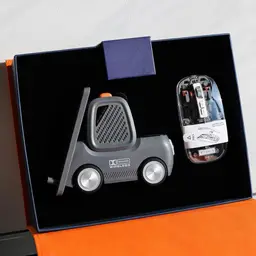 Modern Texture Desktop Accessories And Tech Branding Corporate Gift Set thumbnail 5