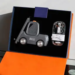 Modern Texture Desktop Accessories And Tech Branding Corporate Gift Set thumbnail 6