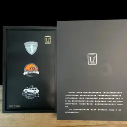 Executive Milestone Lapel Pin Presentation Gift Set thumbnail 2