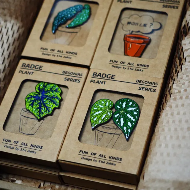 Begonia Leaf and Potted Plant Enamel Badge Gift Set