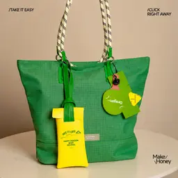 Green Tote Bag and Table Tennis Gift Set thumbnail 2