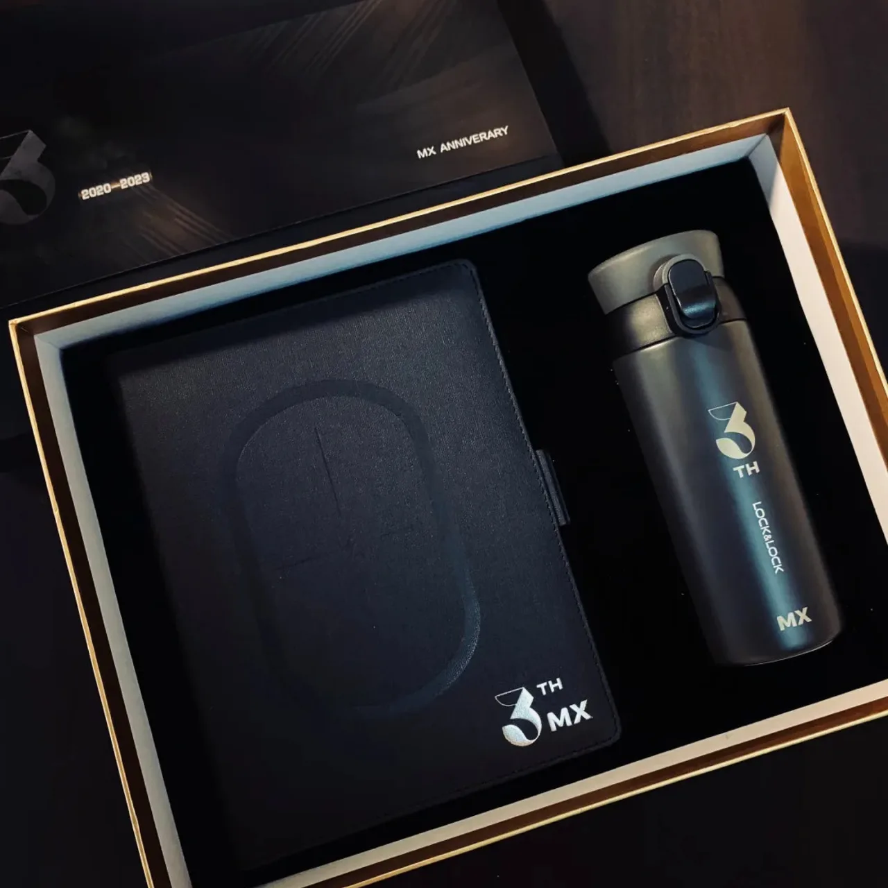 Black Notebook with Built-in Power Bank and Thermos Gift Set