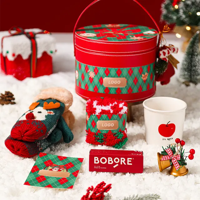 Elegant Merry Christmas Party Favor Box for Family and Friends