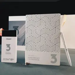White Notebook, Pen and Power Bank Gift Set with Gold Rigid Box thumbnail 4