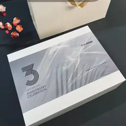 White Notebook, Pen and Power Bank Gift Set with Gold Rigid Box thumbnail 6