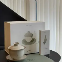 Ceramic Lidded Tea Bowl and Saucer with Longjing Tea Bags thumbnail 5