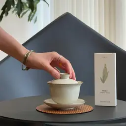 Ceramic Lidded Tea Bowl and Saucer with Longjing Tea Bags thumbnail 3